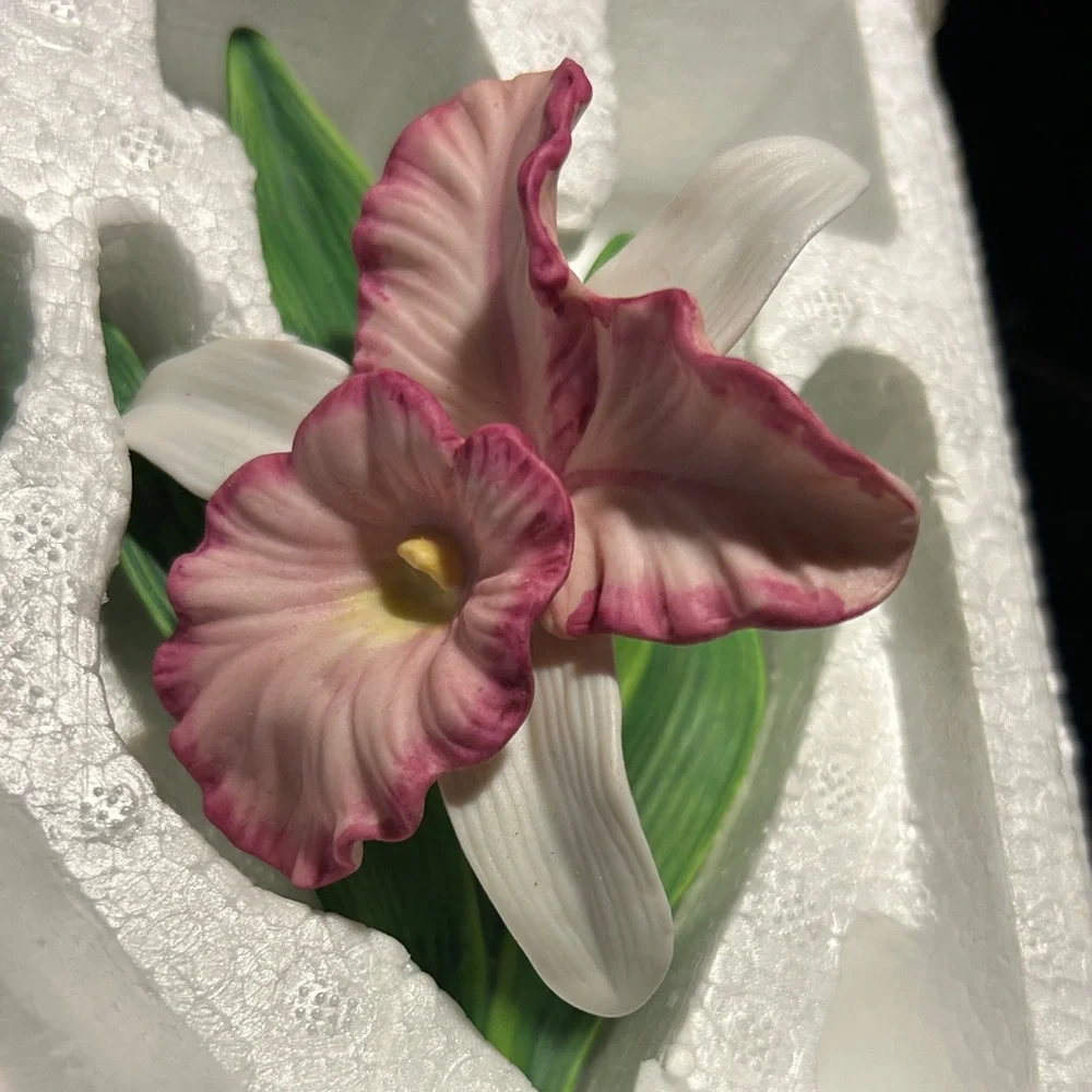 Vintage NIB Home Interior Floral Porcelain Home Accents - White and Pink Blue